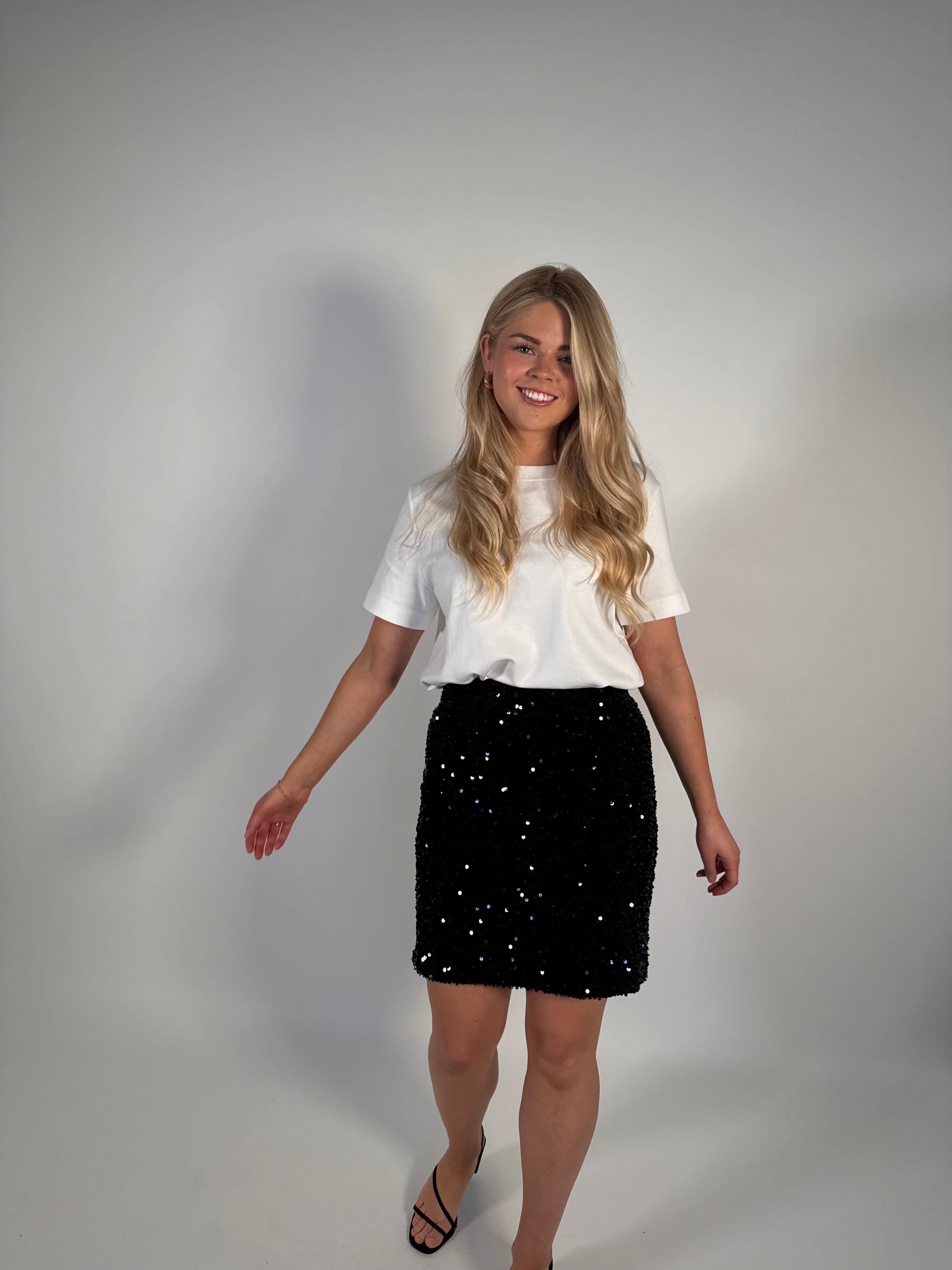 VIFAITH Mini Skirt - Black Beauty